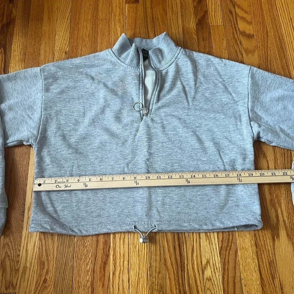 Forever21 quarter zip sweatshirt - Picture 2 of 7